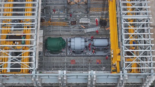 廣西石化煉化一體化乙烯裝置裂解氣壓縮機(jī)大型機(jī)組主體就位(圖4)