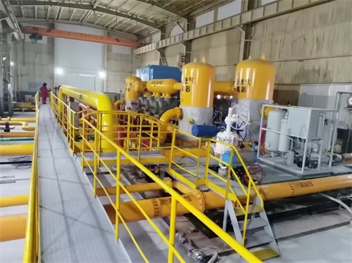 新疆油建公司81號(hào)天然氣處理站淺冷裝置壓縮機(jī)成功投產(chǎn)(圖1)