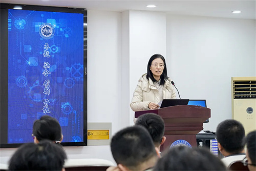 南京航空航天大學(xué)機(jī)電學(xué)院2024年“斯可絡(luò)獎(jiǎng)勵(lì)基金”頒獎(jiǎng)典禮(圖7)