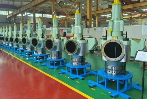 國內(nèi)首款12G95ME-C10.5(圖1)