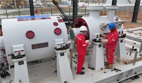 中國石油首臺40兆帕高壓大排量離心式注氣壓縮機(jī)落地中國首座深(圖1)
