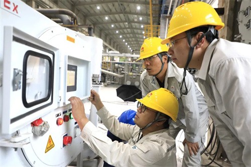 延安天然氣儲氣峰值調(diào)整及配套液化項目8臺工藝壓縮機潤滑油運輸(圖2)