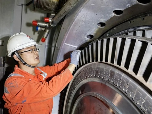 新疆輸油氣分公司西部管道公司煙墩壓氣站西二線 3#壓縮機維修(圖1)