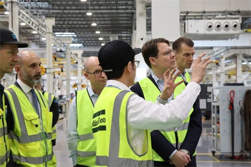 瑞典銀瑞達集團赴阿特拉斯科普柯壓縮機技術無錫園區(qū)考察_壓縮機(圖4)